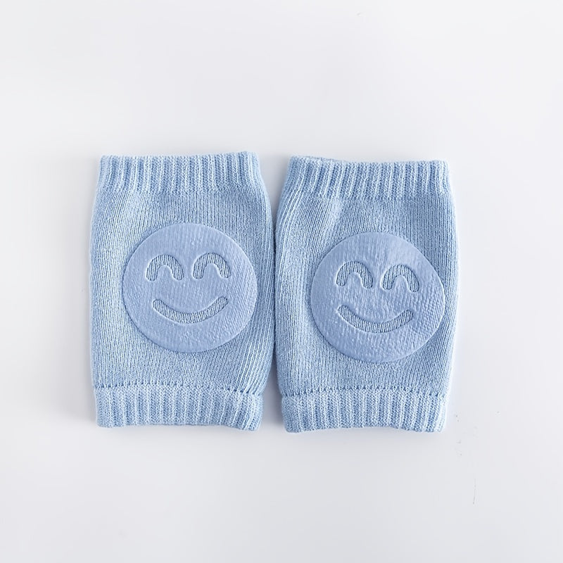 Knitted knee pads with smiley face for boys, ideal for autumn and winter