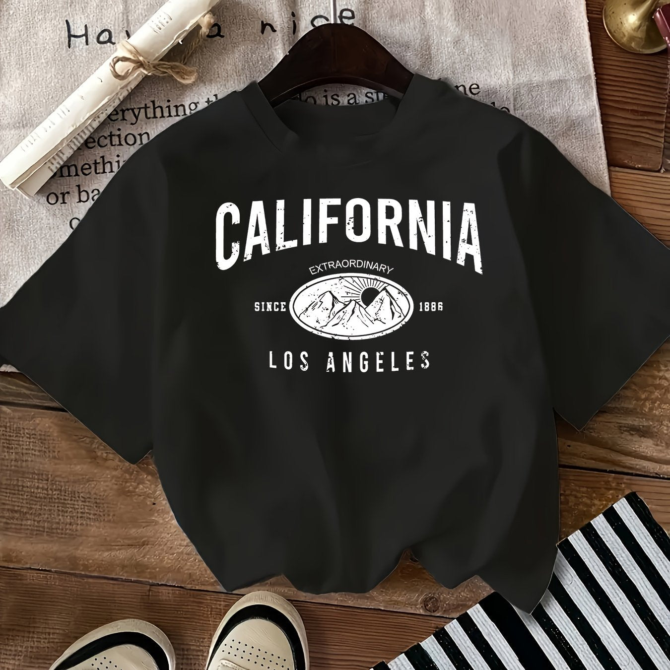 California Print T-shirt, Short Sleeve Crew Neck Casual Top for Women, Perfect for Summer and Spring