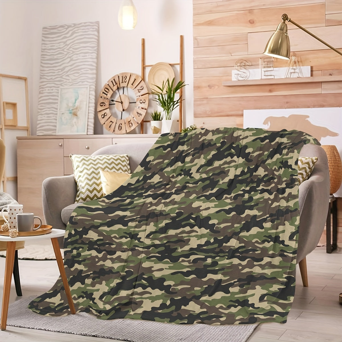 Soft and lightweight velvet throw blanket with camouflage print, perfect for teenage boys and men. Ideal for use in the living room as a stylish decoration or for outdoor camping trips.