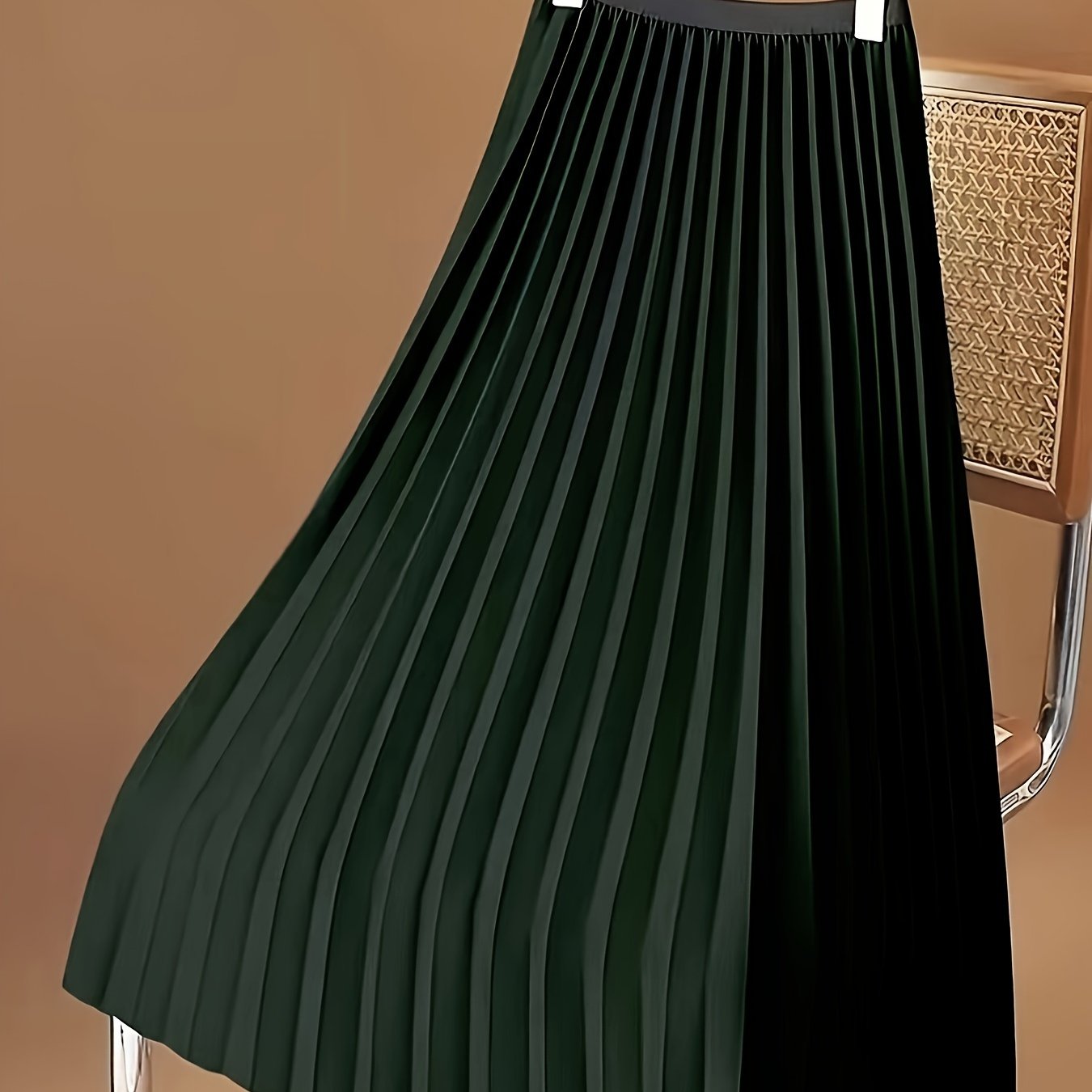 Stylish pleated midi skirt for spring and summer, women's fashion.