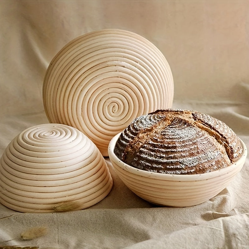 1 piece of Rattan Bread Proofing Basket featuring a Liner Cloth. Made with Natural Oval Rattan Wicker for Dough Fermentation. Ideal for Sourdough Bread, perfect for Kitchen Baking Tools.