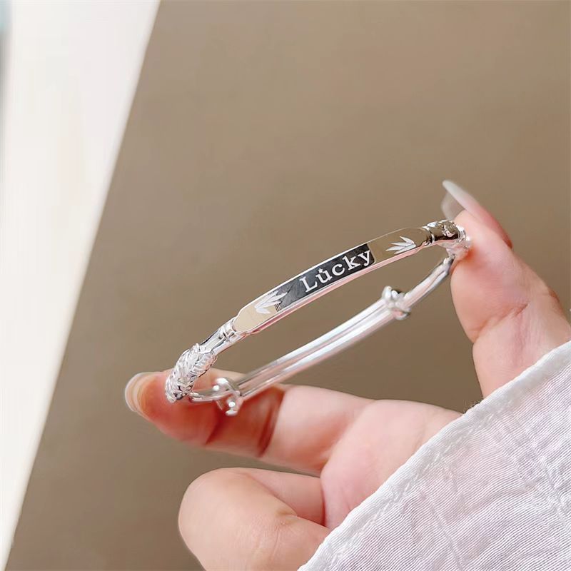 A stylish 925 sterling silver bracelet designed for women, with a sexy yet cute style that is perfect for everyday wear or as party accessories. This versatile piece makes a great Christmas gift or all-season jewelry option.