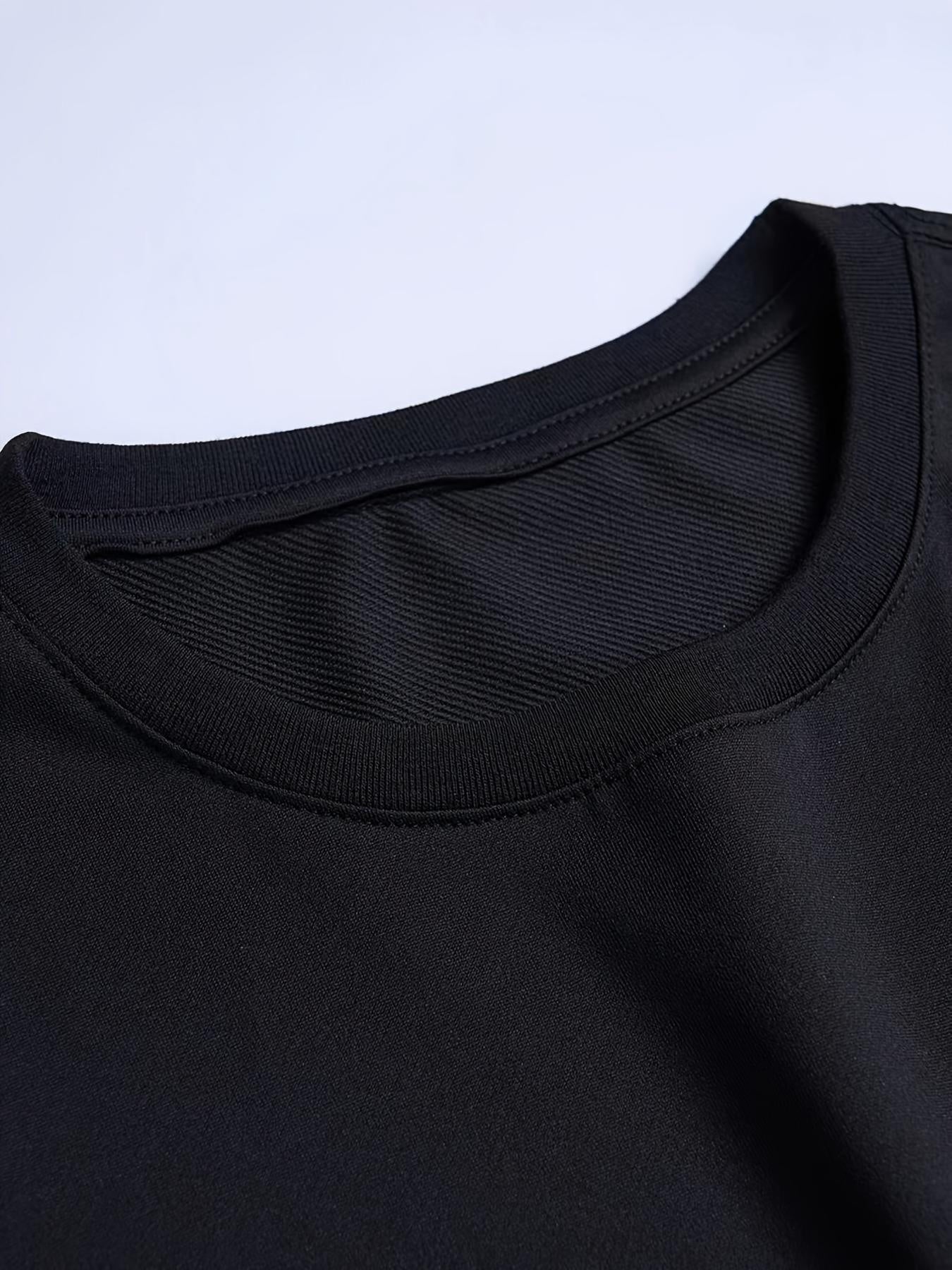 Men's round-neck t-shirt with short sleeves.