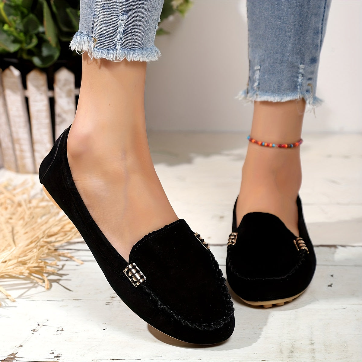 Women's metal decor loafers, slip-on non-slip walking shoes, comfortable flat outdoor shoes.