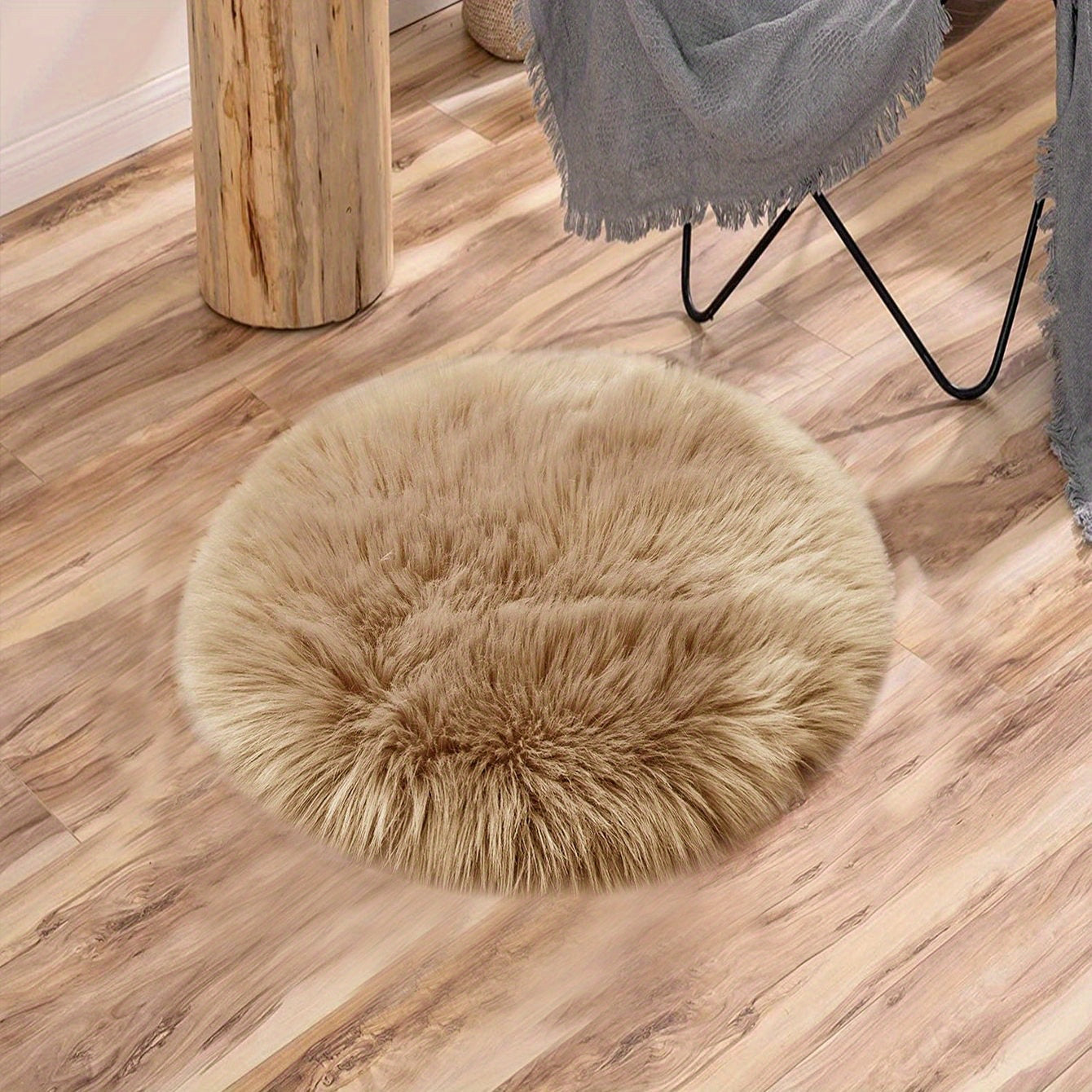 Soft and cozy faux fur chair cover, ideal for adding a touch of luxury to your living room or bedroom décor.