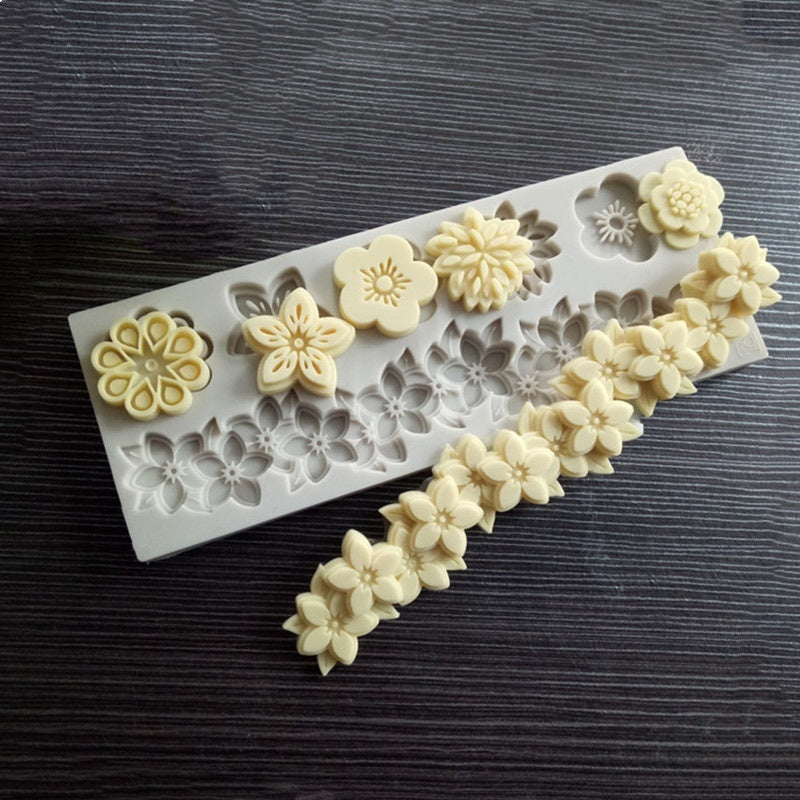 Flower-shaped Fondant Silicone Mold, measures 5.71 inches, 1 piece