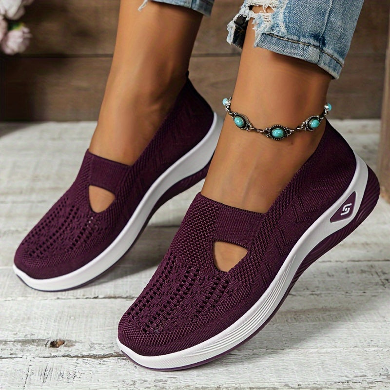 Taizhou women's slip-on sneakers are breathable and lightweight, featuring a rubber sole and fabric insole. No embellishments. Vintage style for all-season comfort, hand washable.