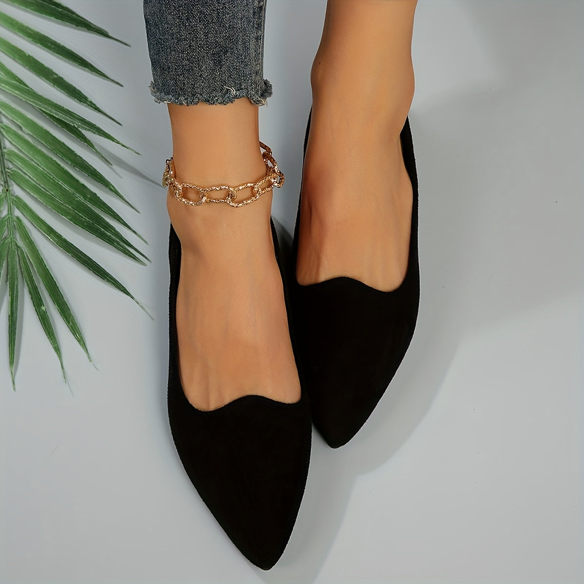 Seasonal Fashion: Pointed Toe Women's Flat Shoes with Comfortable Soft Bottom