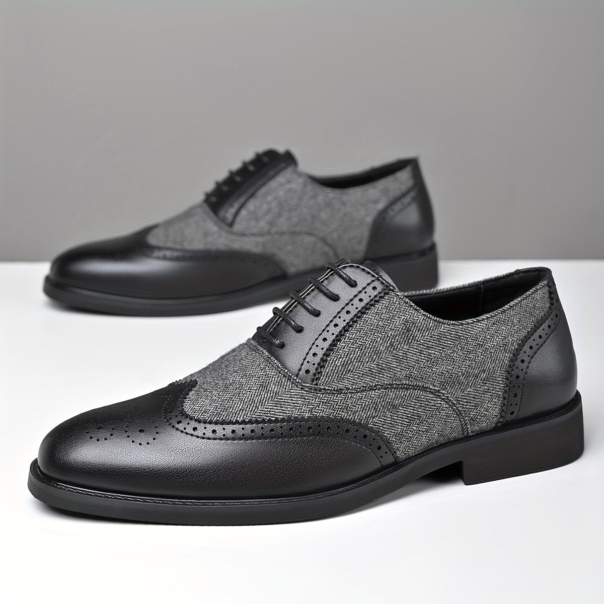 Casual brogue Oxfords with wingtip design, PU upper, rubber sole. Suitable for daily wear, parties, and street style. Classic lace-up closure.