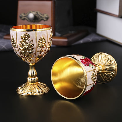 Small golden wine glass, high-footed wine glass, golden cup, banquet wine glass, tea water cup, holy water cup, wine accessories, decorative ornaments.