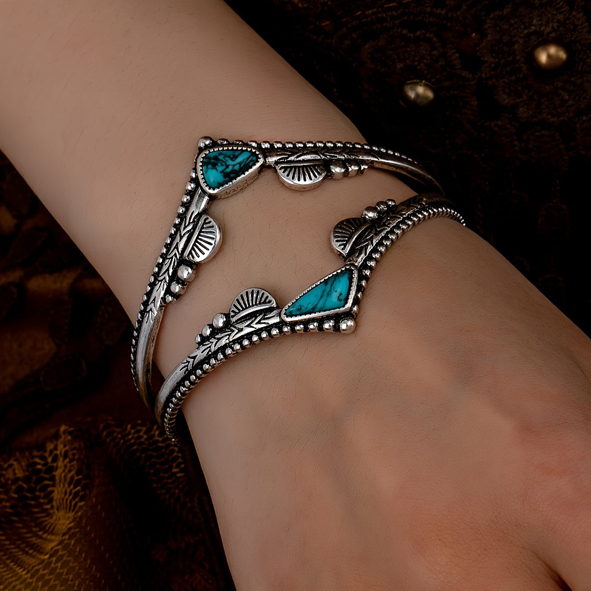 One piece of vintage elegant cuff bangle bracelet made from zinc alloy, featuring a natural blue turquoise stone and leaf design. Suitable for daily and party wear, this bracelet is versatile and does not have any plating. Designed for women.