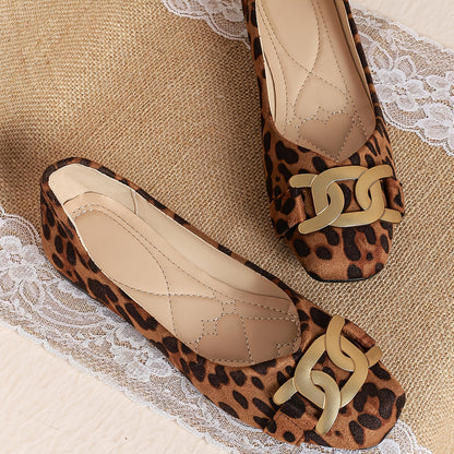 Leopard flats with buckle detail for women, versatile and comfortable slip-on shoes.