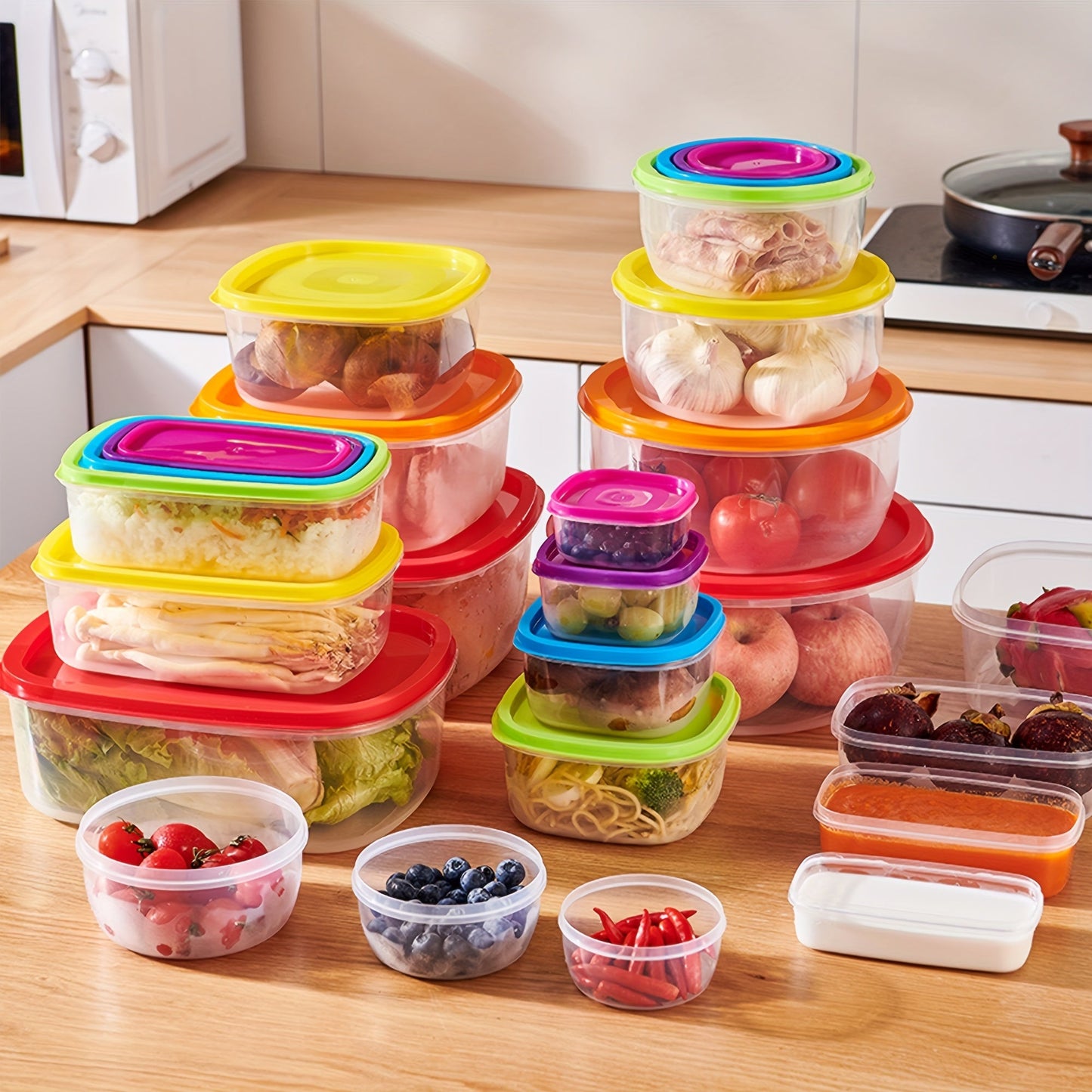 Keep your food fresh with the Rainbow Fresh-keeping Box Set. This set includes 4/5/6pcs containers with lids, perfect for storing large amounts of food. These reusable containers are perfect for storing food in the refrigerator, packing lunches, or