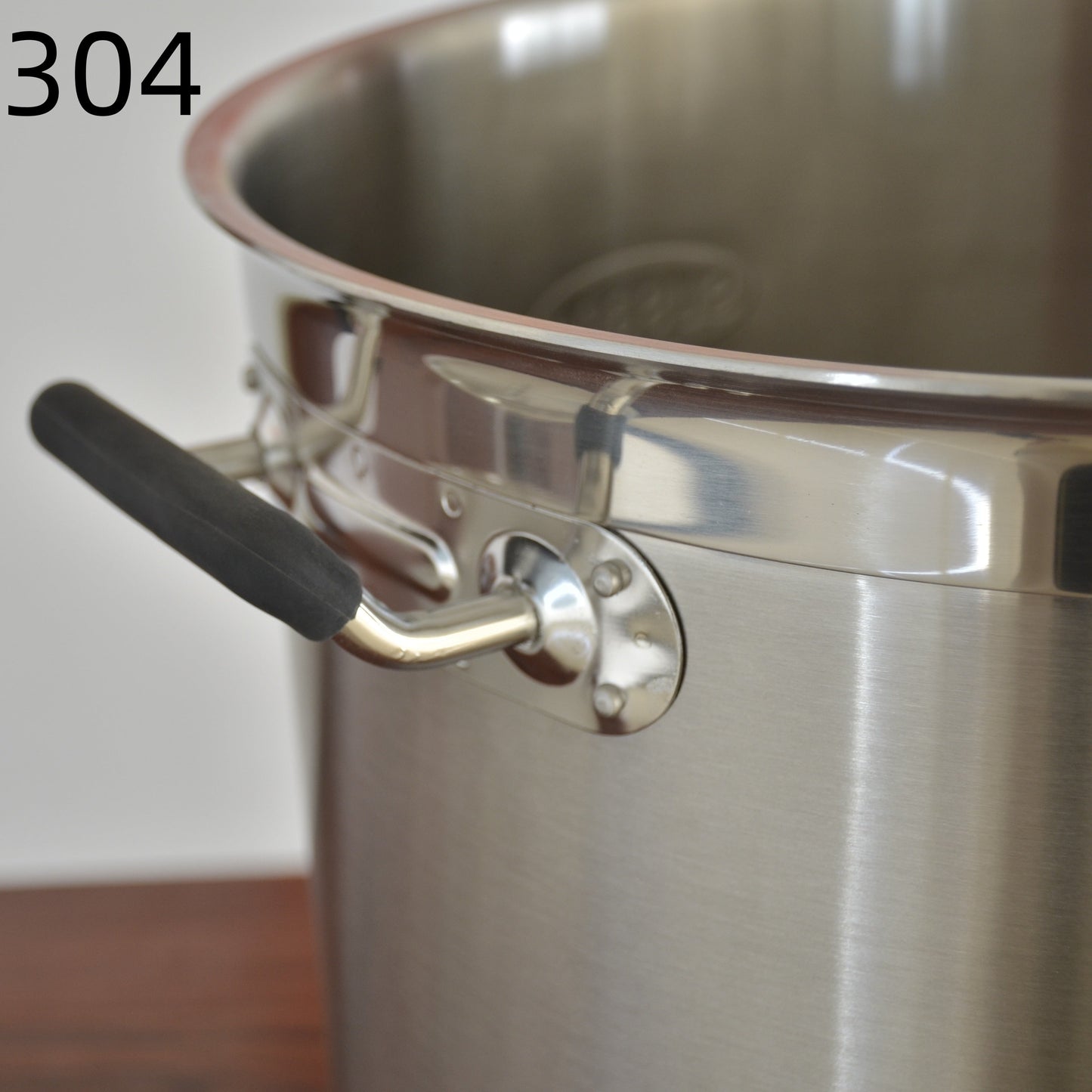 Stainless Steel Composite Bottom High Body Bucket, Large Soup Capacity, Meat and Oil Container, Kitchen Must-Have for Home or Canteen, 1.0mm Thick, 30cm Diameter x 30cm Height, with Lid.