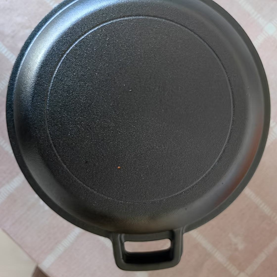 Round 26cm Cast Iron Dutch Oven Pot with Dual Handles - Thick, Uncoated for Frying and Stewing on Induction Cooktops