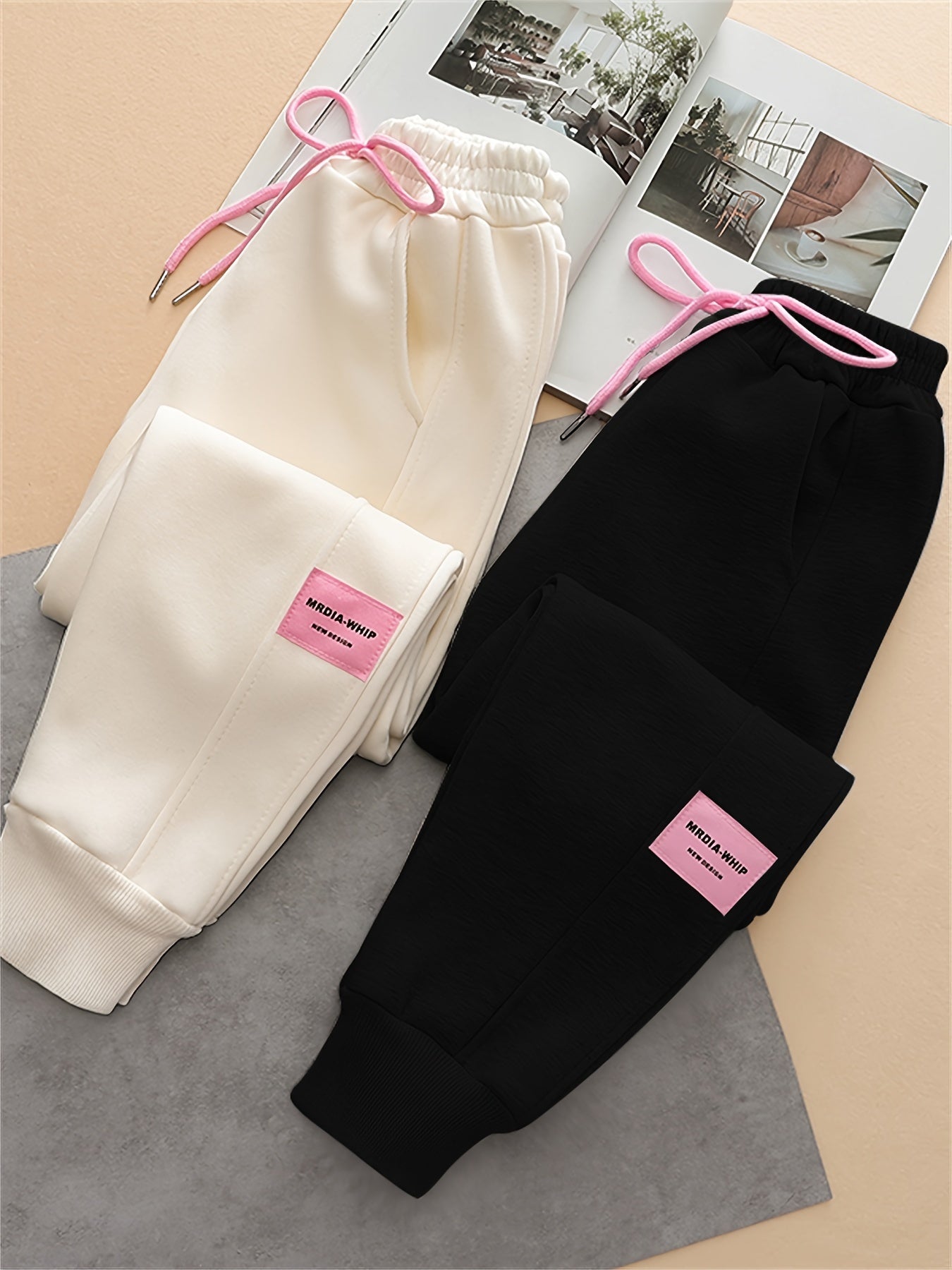 New 2024 style girls' loose casual pants for spring and autumn, ideal for older children in outdoor activities.