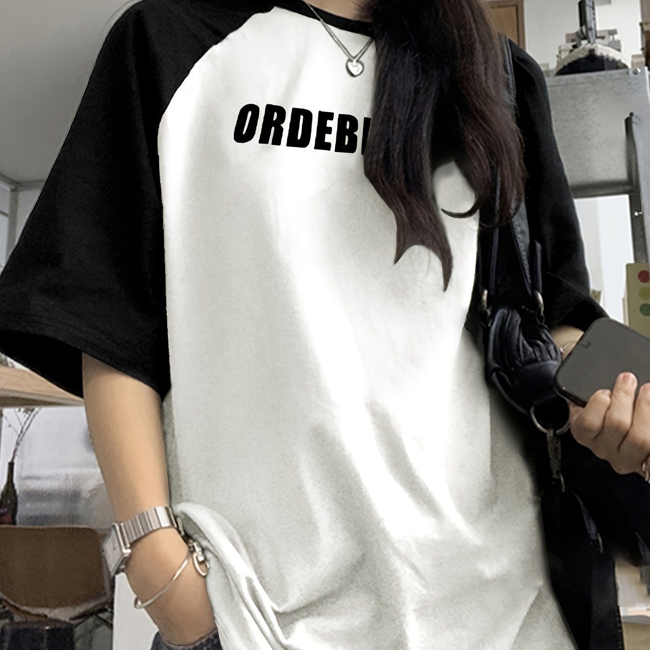 Women's Casual Raglan Sleeve T-Shirt in Color Block Design for Spring & Summer.