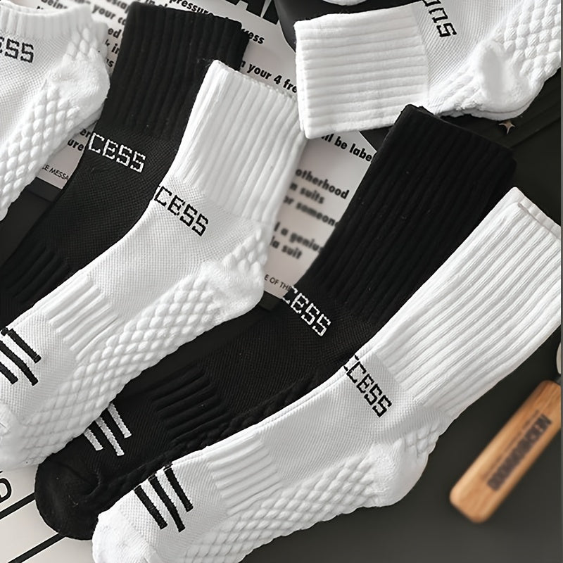 8 pairs of stylish men's long socks for autumn and winter, with thickened towel bottoms and sweat-absorbing properties.