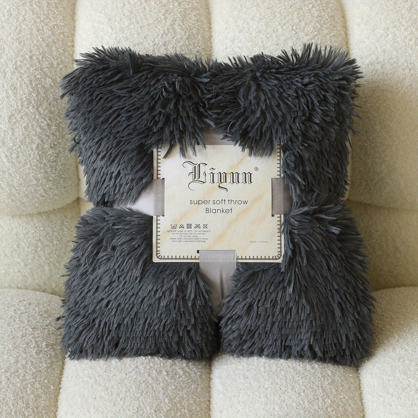 Soft and warm flannel blanket suitable for all seasons - Ideal for couch, sofa, office, bed, camping, and travel purposes.