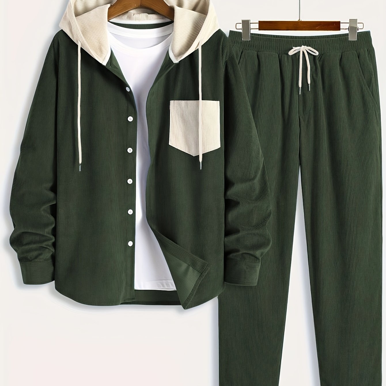 Corduroy two-piece set for men, hoodie with drawstring and pocket design, ideal for spring and autumn.