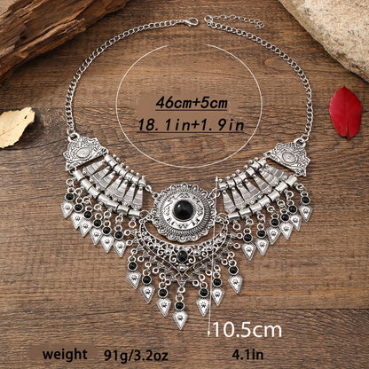 Vintage necklace pendant with ethnic-style collarbone chain for women.