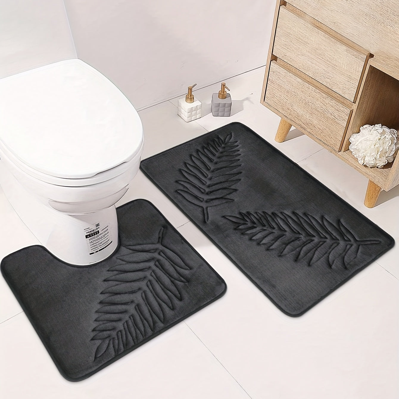 Soft and cozy bath rug with leaf detail, anti-slip and absorbent. Suitable for bathroom, kitchen, laundry, bedroom, and shower.