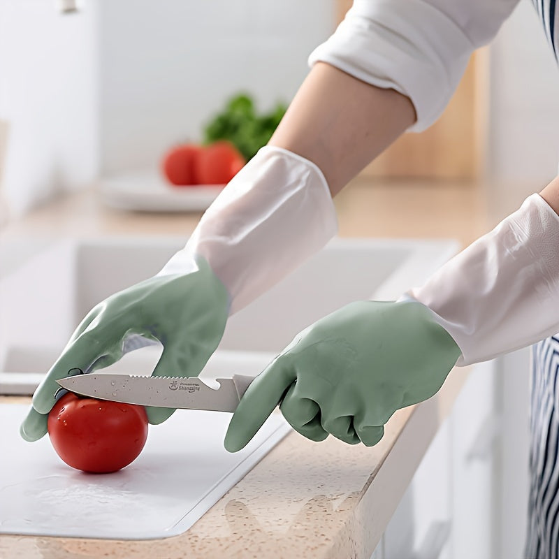 Three pairs of high-quality household cleaning gloves for premium protection. These waterproof kitchen gloves are perfect for dishwashing and other housework tasks. Their non-slip design makes them ideal for a variety of cleaning tasks, including laundry