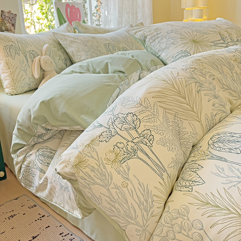 Soft floral print bedding set includes duvet cover and 2 pillowcases, made of breathable polyester with zip closure. Suitable for all seasons, perfect for bedrooms and guest rooms.