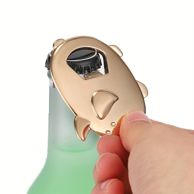 Portable golden piggy beer opener - metal construction, no batteries needed. Perfect for weddings, birthdays, or bar gifts.