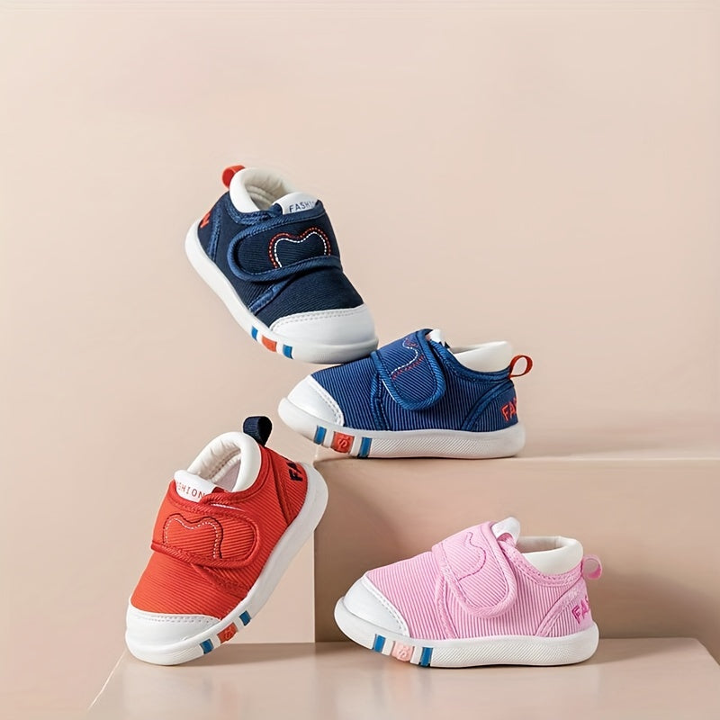 Cozy cartoon children's sports shoes for toddlers aged 1-3 years. Suitable for girls and boys aged 12-36 months, ideal for indoor and outdoor use in spring and autumn. Lightweight and cute