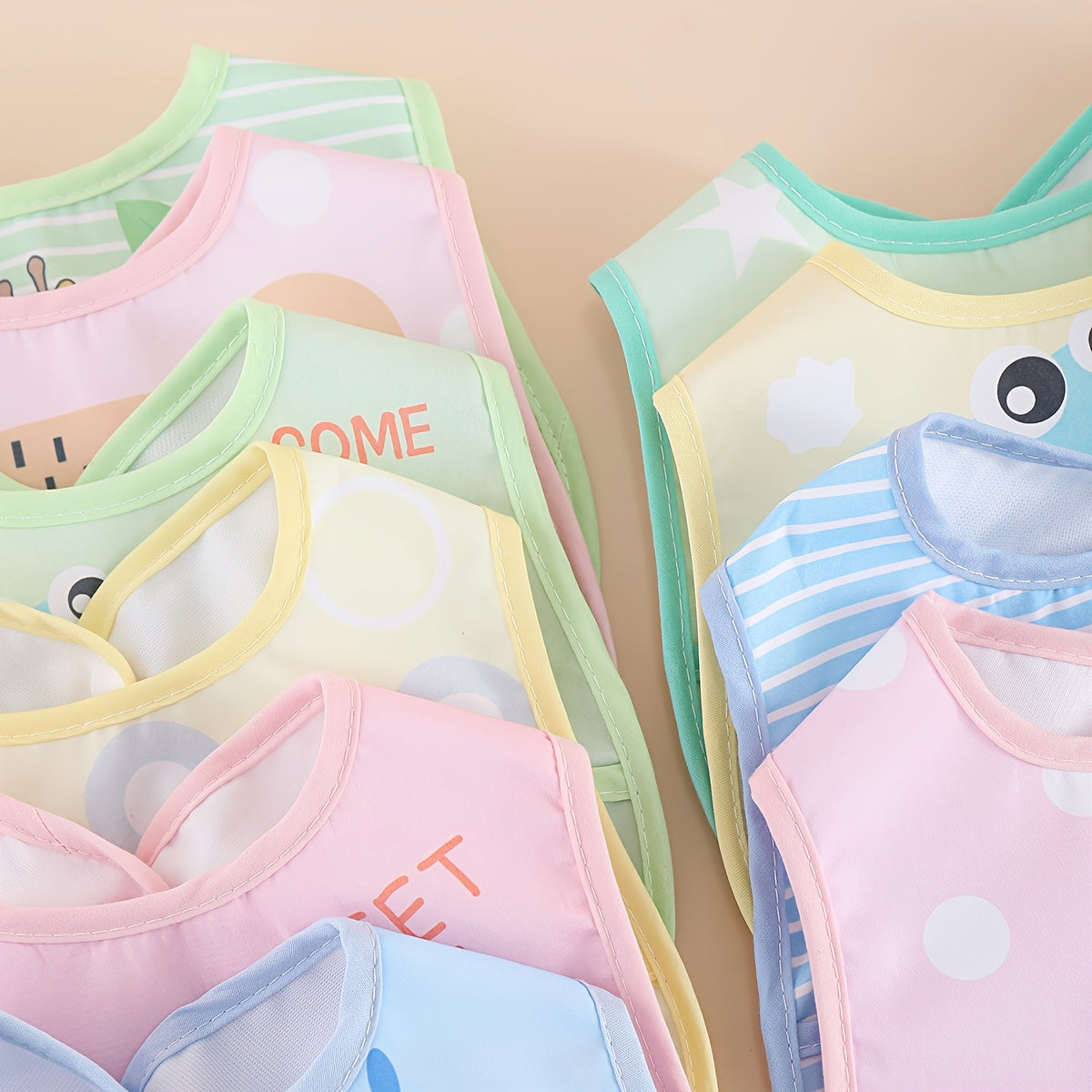 A sleeveless back-wear baby bib, perfect for protecting kids from mealtime messes. This waterproof and anti-dirty apron comes in a set of 3 or 5 pieces, making it a great Easter gift for both men and women.