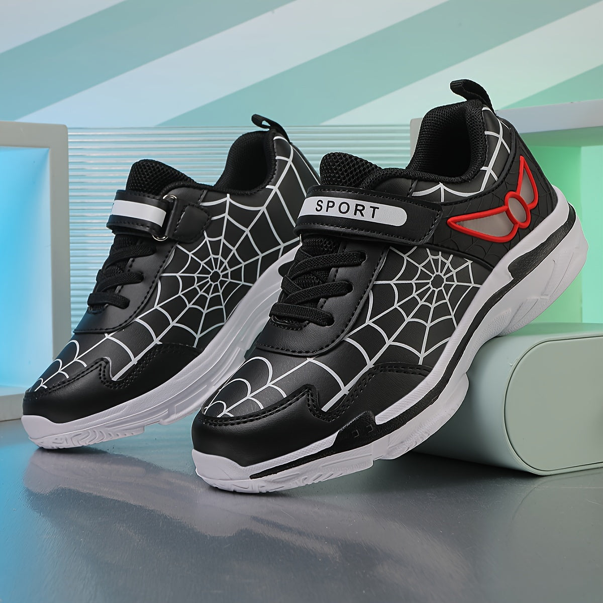 Kids sport sneakers with cartoon spider web design, lightweight and breathable, suitable for boys and girls. Ideal for outdoor activities all year round.