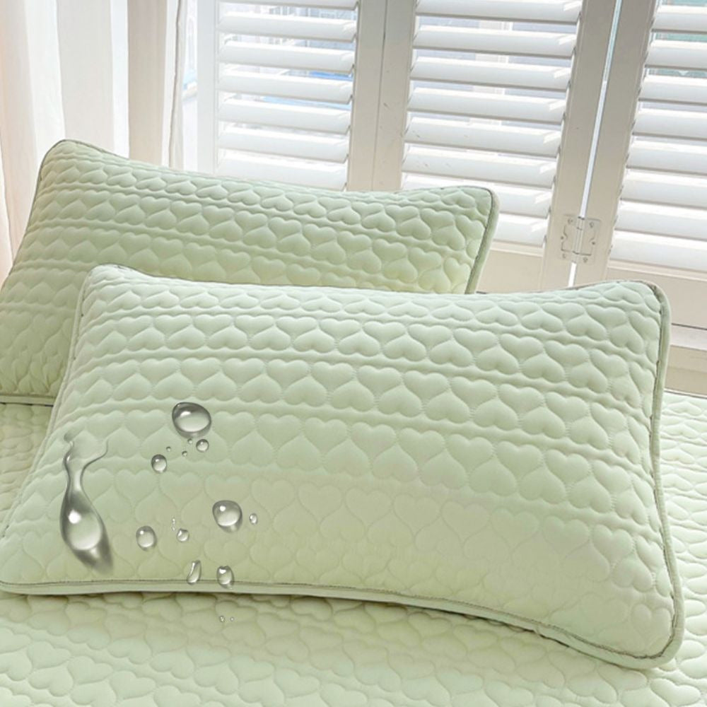 Water-Resistant Quilted Pillowcase, 1 Piece, Size 48.26x73.66 cm, Polyester Cover and Liner, Twill Weave with 40-Stitch Knitting, Envelope Closure, Machine Washable, Oil-Proof Bedding for Home and Hotel Use.