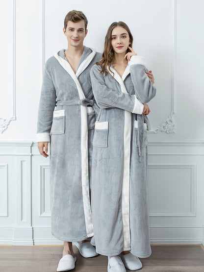 Luxurious light grey hooded bathrobe for both men and women, with long sleeves, pockets, and soft polyester material. Ideal for autumn and winter comfort.