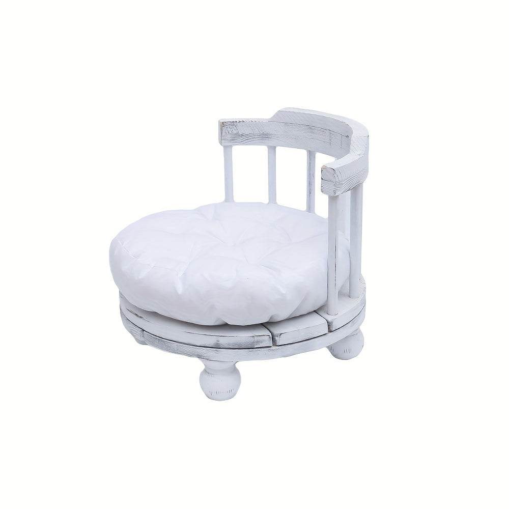 Wooden round leg chair prop for children's photography with an old-fashioned design, perfect for newborn and children's photo shoots.