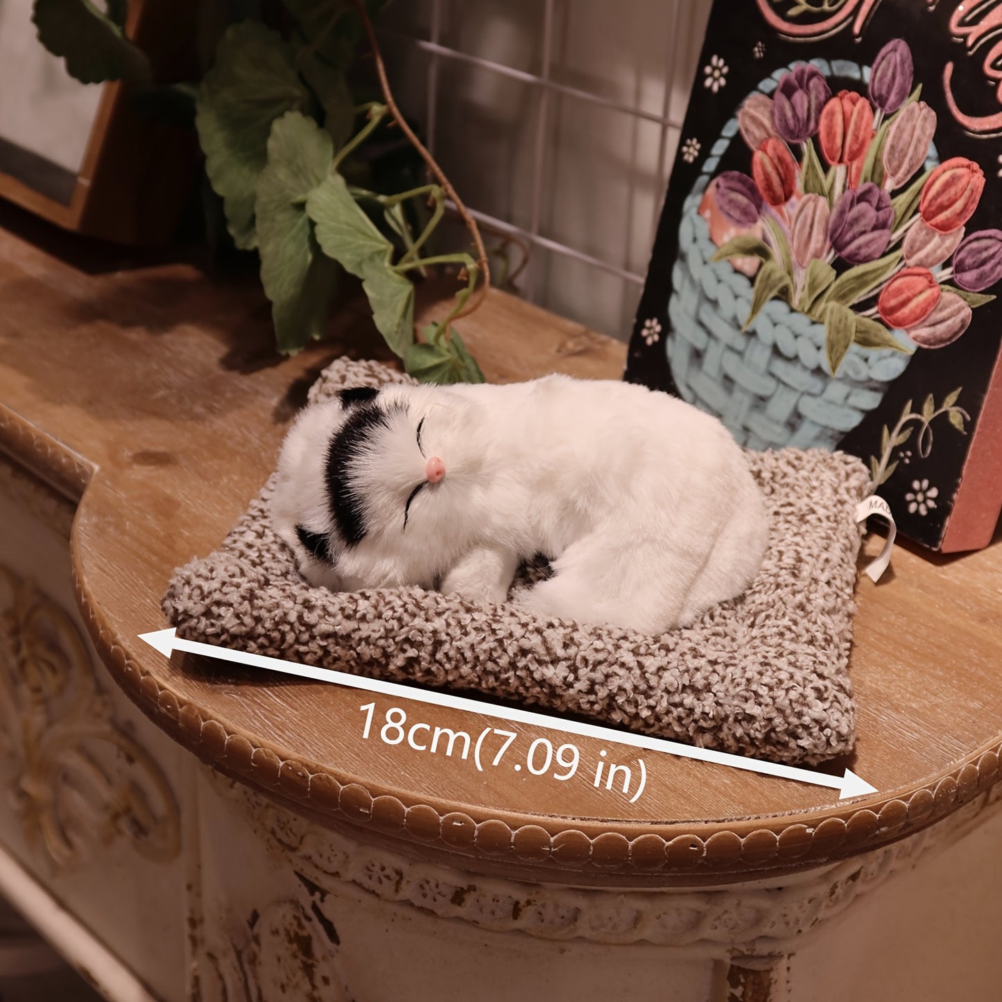 Touch-sensitive meowing cat toy - perfect for youngsters and as a gift for girlfriends, can be used as home decoration or car ornament. A warm and cute simulation pet. Ideal for holiday and