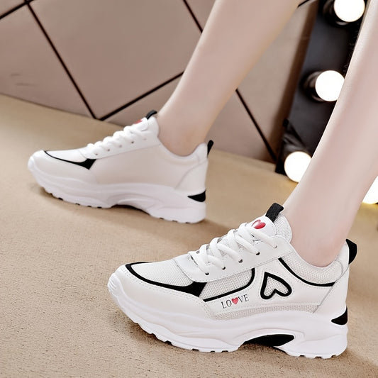 Breathable, slip-resistant casual sneakers for women, soft and comfortable for spring and autumn.