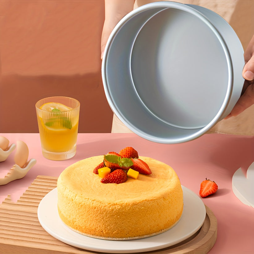 One set includes three round cake baking molds with diameters of 10.16cm, 15.24cm, and 20.32cm. These molds have fixed bottoms and can be used for baking chiffon cakes, jelly puddings, mousses, and more. Perfect for home kitchens, bakeries, and parties