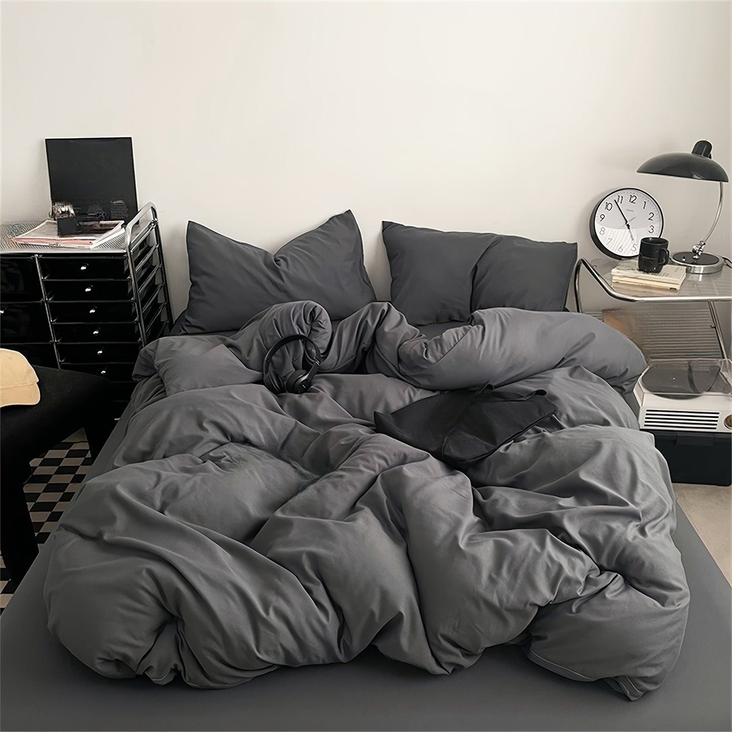 Christmas gift: Set of 3 Soft Sanded Polyester Duvet Covers in Solid Color - Shrink Resistant, Zipper Closure, Machine Washable, includes 1 Duvet Cover and 2 Pillowcases, suitable for all seasons (Duvet insert not included)