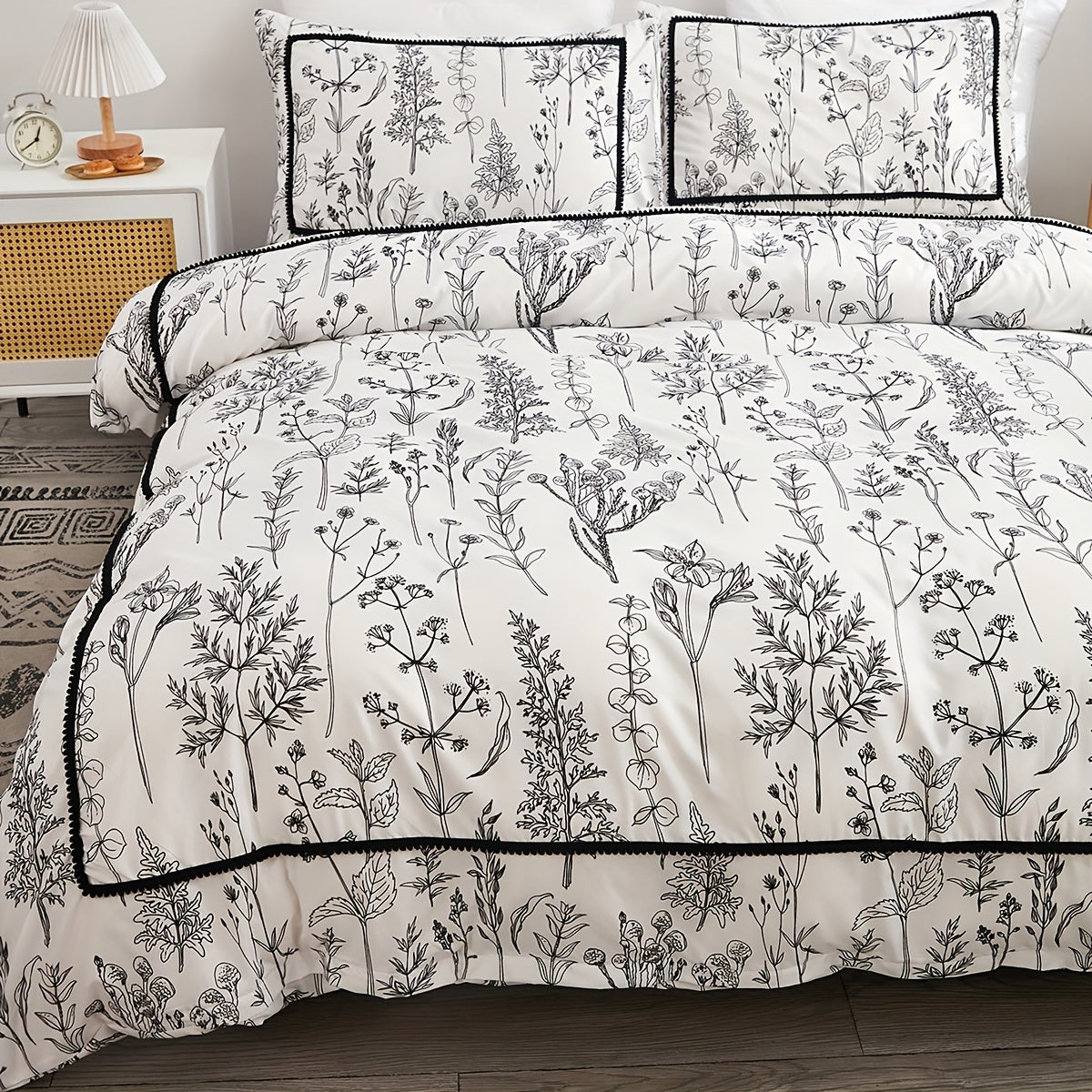 Bohemian Print Duvet Cover Set - 3 Piece, Queen/King Size, Made of Polyester Microfiber with Brushed Fabric for Added Softness, Features Zipper Closure for Easy Use, Machine Washable for Convenience, Decorated with Ball Accents, Provides All Season