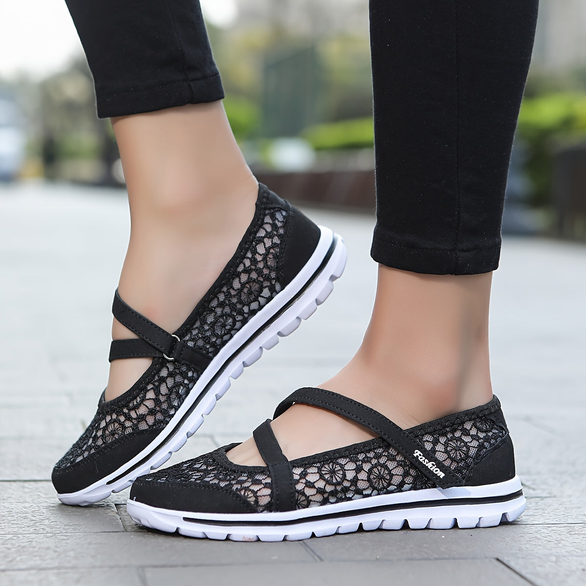 Breathable mesh flat shoes for women, perfect for daily wear.