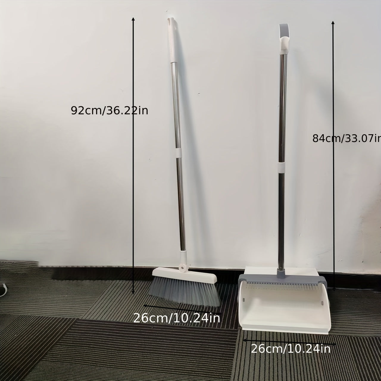 Multi-Angle yig'iladigan supurgi va axlat to'plovchi to'plam telescopik tutqich va taroq tishlari bilan jihozlangan bo'lib, u yashash xonalari, yotoq xonalari, oshxonalar va pollarni tozalash uchun juda mos keladi.