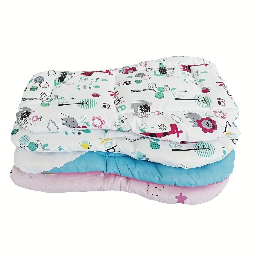 Soft polyester stroller liner for babies aged 0-3 years, providing comfort and warmth all year round. This breathable cushion pad offers support for your baby's chair, making it easy to clean and perfect for use in any toddler pram.