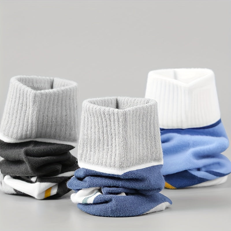 5 pairs of men's comfy, breathable crew socks with stripes, perfect for winter and autumn.