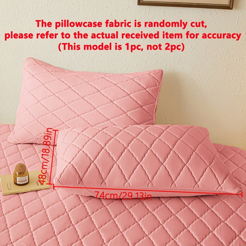 A sleek and contemporary pillowcase designed for skin comfort, with a soft, breathable, waterproof fabric and a stylish diagonal grid pattern. Perfect for bedroom use, this set includes a moisture-absorbing pillow cover, a dust-proof pillow protector