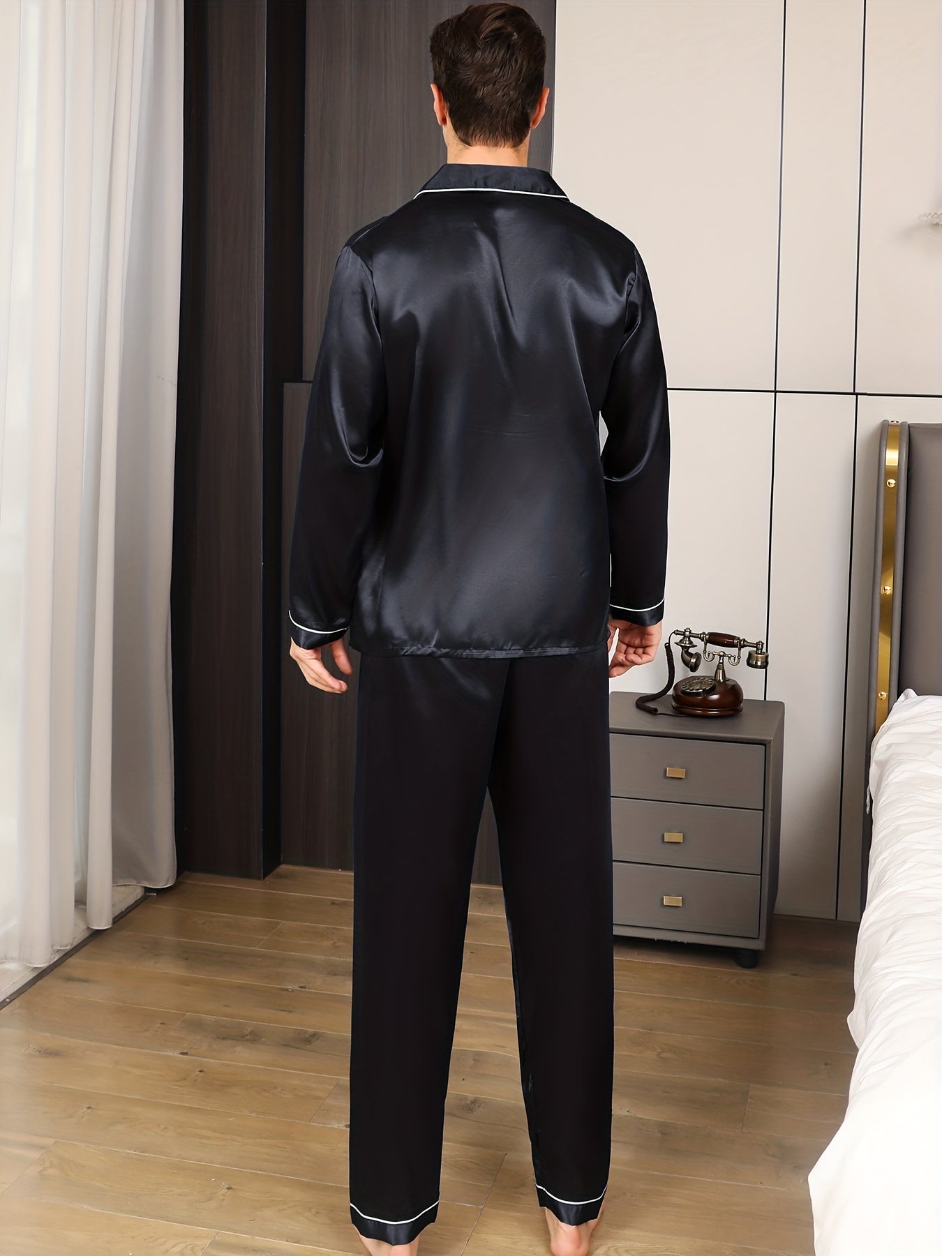 Men's pajama set with long sleeves and pants, suitable for spring and autumn wear, can also be worn outside in the fall and for home wear in summer.