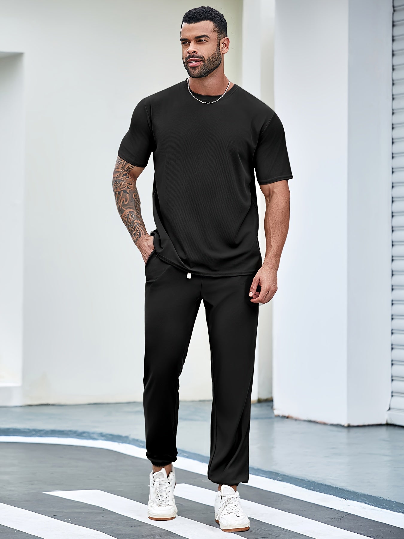 Men's casual sports outfit with short-sleeve t-shirts, shorts, and long pants suitable for running, cool, versatile, and comfortable.