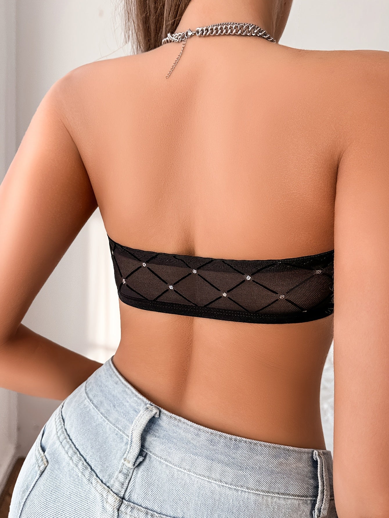 1pc Strapless Bandeau Bra, 95% Polyester 5% Elastane, Solid Color Knit Fabric, Wireless Bralette with Front Hook Detail and no padding.