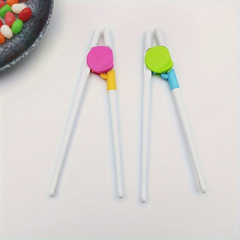 Training chopsticks set for beginners with detachable and reusable design, suitable for children, color available in red.