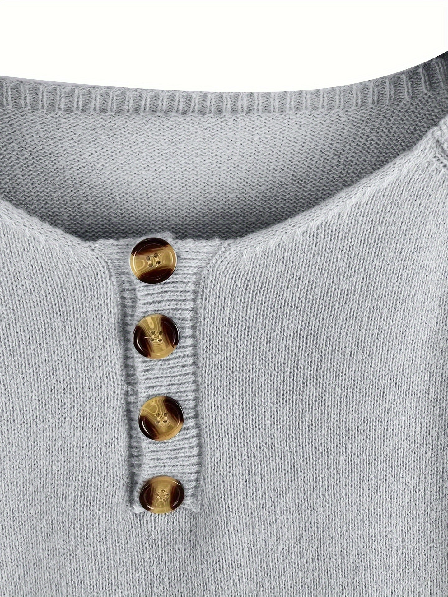 Upgrade your look with a stylish men's sweater with long sleeves and a cable knit design.